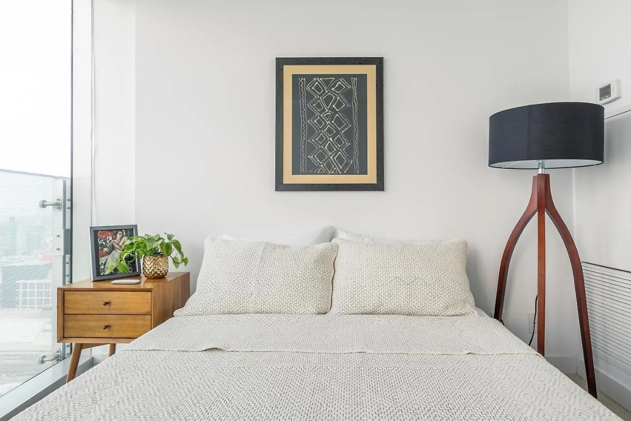 Cloud 9 In Downtown Toronto Apartment