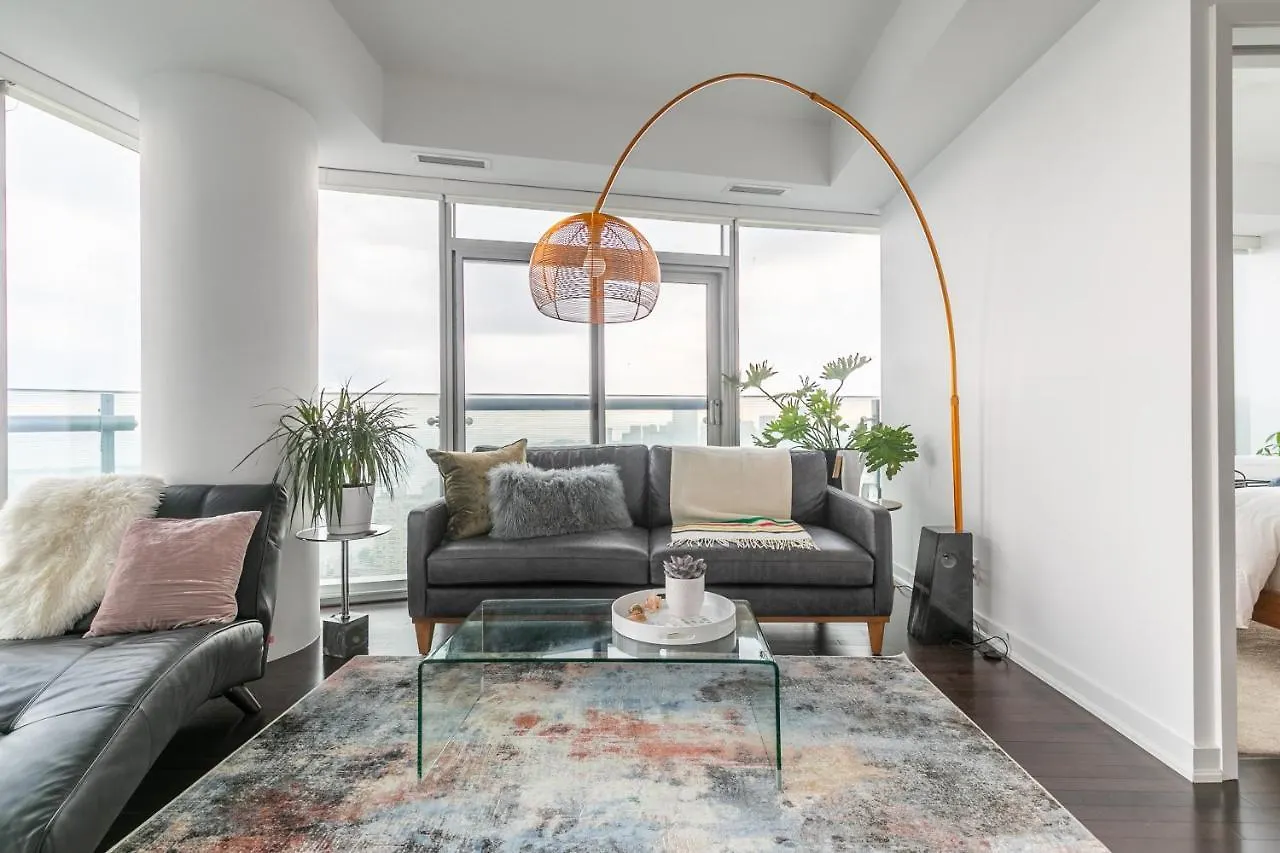 Cloud 9 In Downtown Toronto Apartment