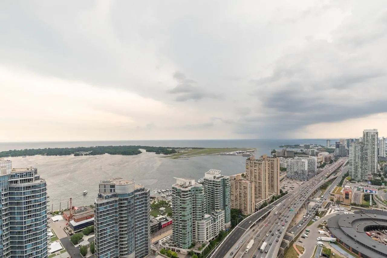 Cloud 9 In Downtown Toronto Apartment