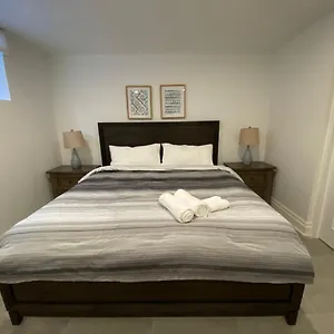 Homestay Yorkmills And Bayview !b Spacious And Stylish Private Bdr With Shared Bathroom, Toronto